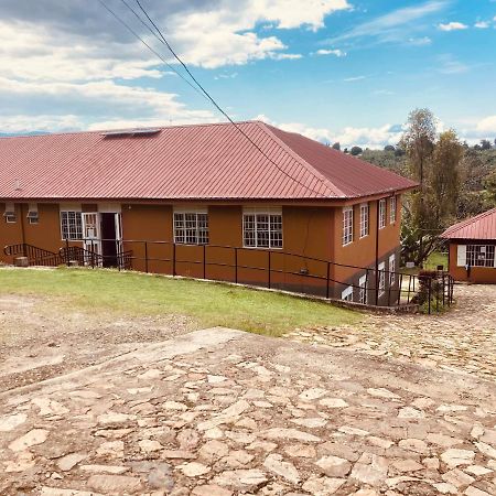 Yes Hostel Fort Portal ภายนอก รูปภาพ