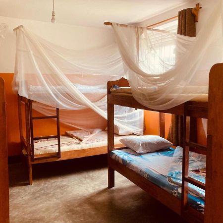 Yes Hostel Fort Portal ภายนอก รูปภาพ