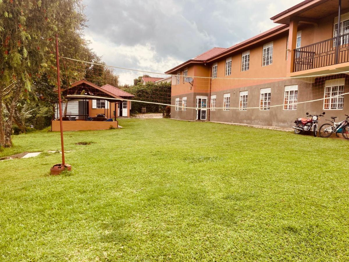 Yes Hostel Fort Portal ภายนอก รูปภาพ