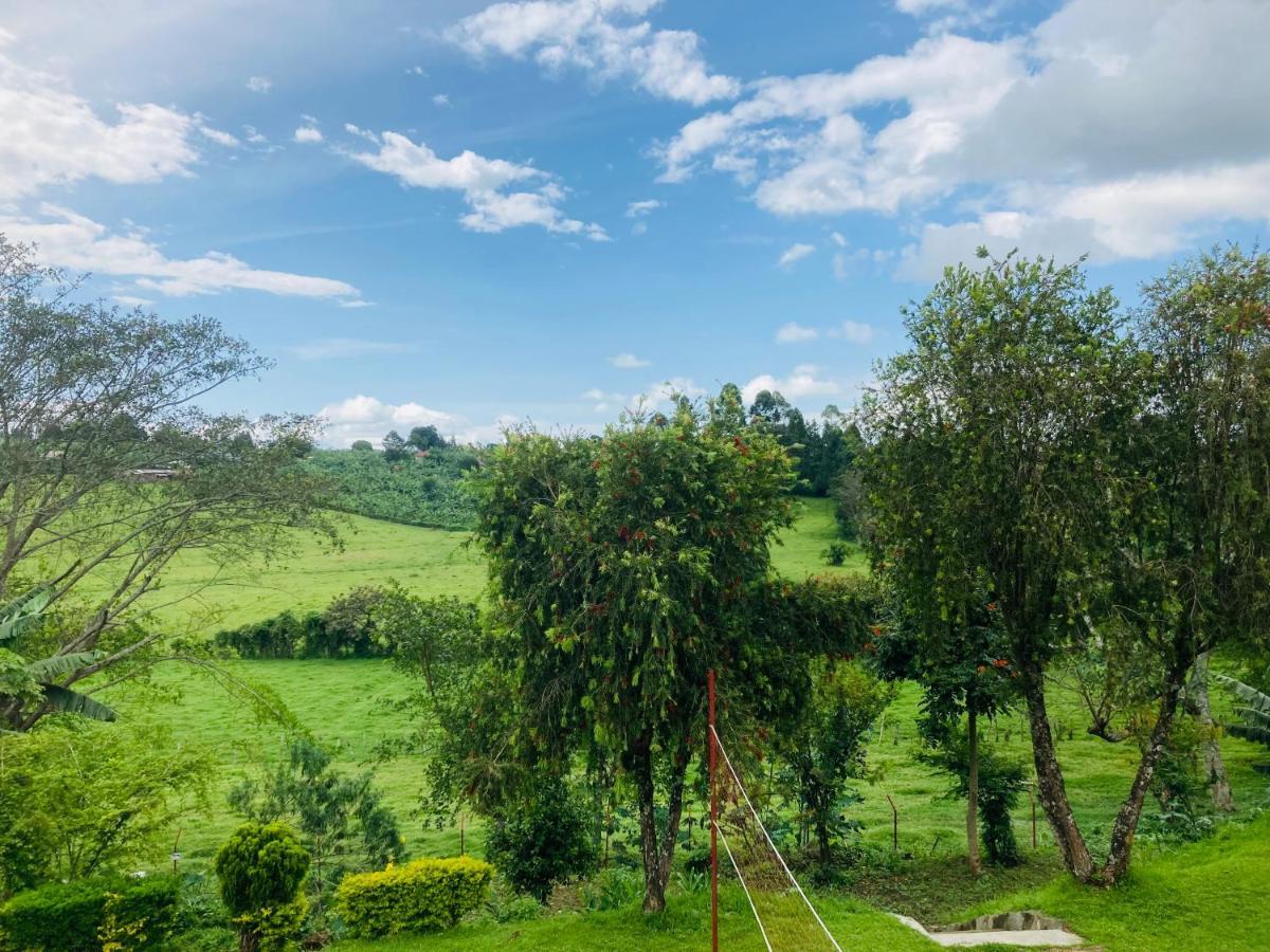 Yes Hostel Fort Portal ภายนอก รูปภาพ