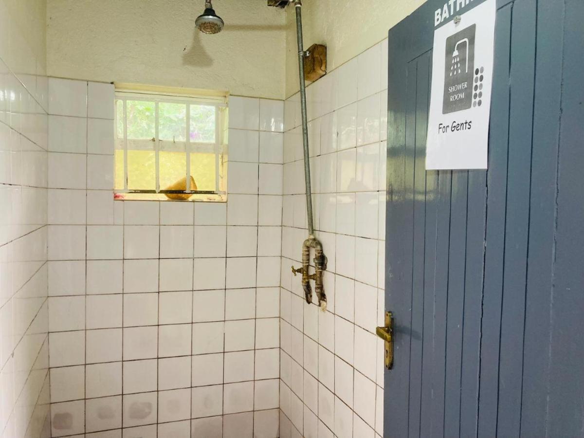 Yes Hostel Fort Portal ภายนอก รูปภาพ